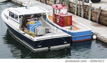 life size toy tug boat in water 40002627