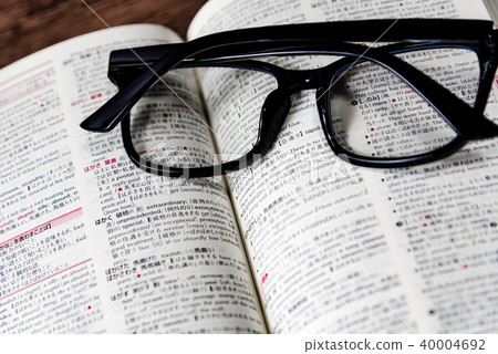 A dictionary 40004692