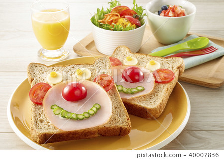 Bear toast (Bear face open sandwich) Bear toast (Bear face open sandwich) 40007836