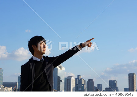 Men who show the future 40009542