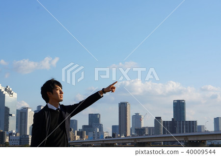 Men who show the future 40009544