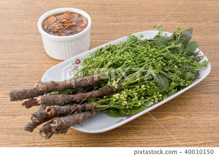 Thai Food of Fresh Neem with Sweet Sauce   40010150