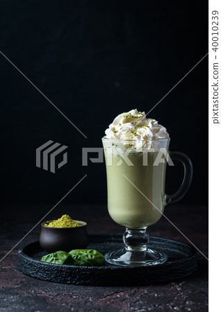 Green tea matcha latte Green tea matcha latte 40010239