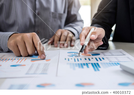 Business team meeting working with new startup project, discussi 40010372