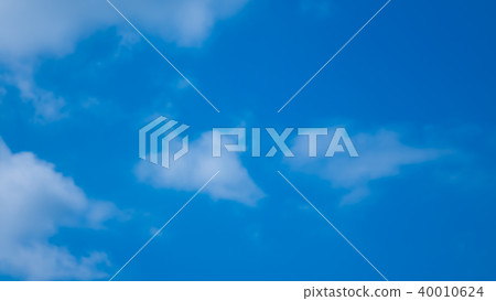 Sky and clouds in April (16: 9) 40010624