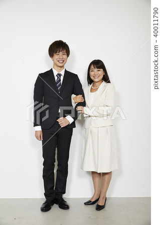 Parent and child family image Parent and child family image 40011790