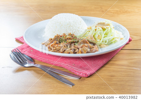 rice cuisine 40013982