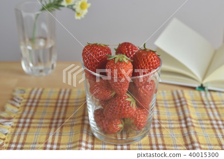 i strawberry 40015300