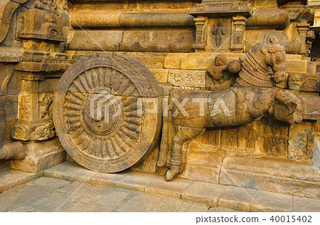 Carving details on Airavatesvara Temple, Darasuram Carving details on Airavatesvara Temple, Darasuram 40015402