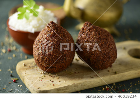 kibbeh, a levantine dish 40019234