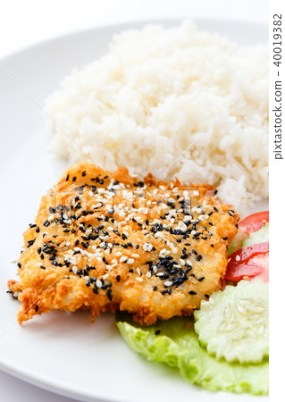 Sesame fried fish Sesame fried fish 40019382