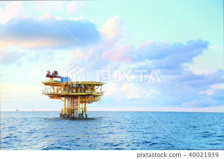 Offshore construction platform for production oil  40021939