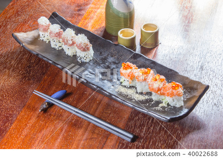 sushi roll sushi roll 40022688