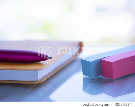 Business image, notebook, sticky note, fresh green, female 40024154