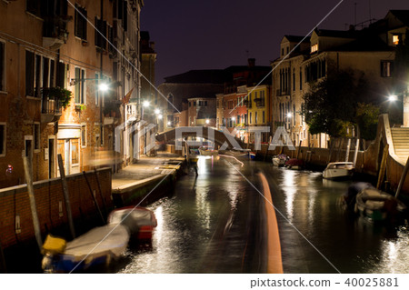 Venice at night 40025881
