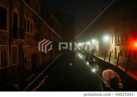 Venice at night 40025891