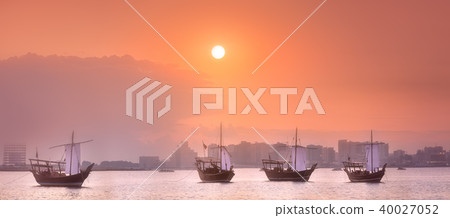 Traditional Arabic boats in Doha harbour, Qatar 40027052