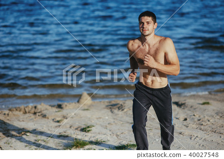Strong attractive runner Strong attractive runner 40027548