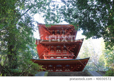 Three towers of Iwafunesan Takasuji Temple, Tochigi Prefecture 40030572