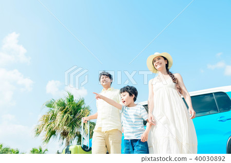 Family travel 40030892