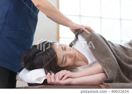 Massage, manipulation image (Photographing cooperation: WABOKU-WAJI-Futako Tamagawa) Massage, manipulation image (Photographing cooperation: WABOKU-WAJI-Futako Tamagawa) 40031634