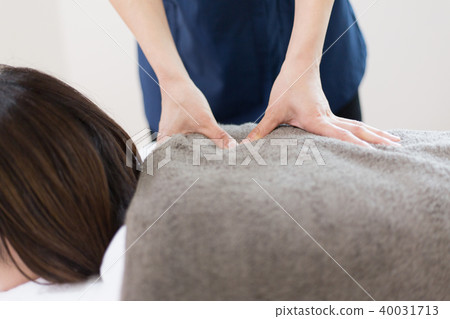 Massage, manipulation image (Photographing cooperation: WABOKU-WAJI-Futako Tamagawa) Massage, manipulation image (Photographing cooperation: WABOKU-WAJI-Futako Tamagawa) 40031713