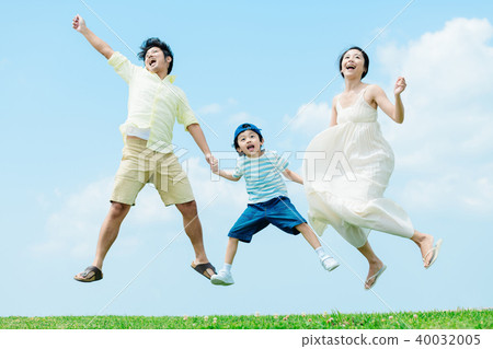 Cheerful parent and child image 40032005