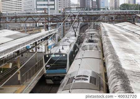 Train, train, subway station, train station, train, platform, Tokyo, Japan Train, train, subway station, train station, train, platform, Tokyo, Japan 40032720