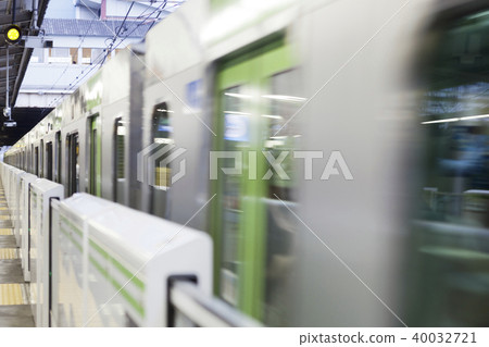 火車，火車，地鐵站，火車站，火車，平台，東京，日本 40032721