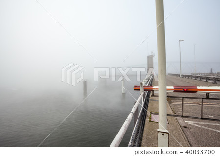 an froggy bridge an froggy bridge 40033700