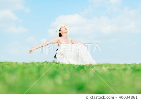 A woman traveling woman A woman traveling woman 40034861