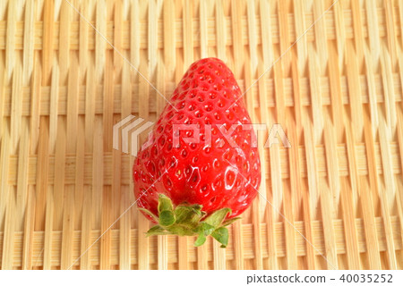 A delicious strawberry A delicious strawberry 40035252