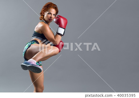 Athletic mature woman boxer Athletic mature woman boxer 40035395