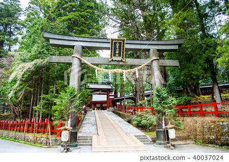 Nikko Futarayama Shrine Otorii 40037024