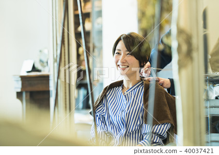 Hair salon cut counseling 40037421