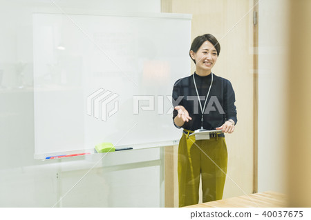 女商人演示文稿 女商人演示文稿 40037675