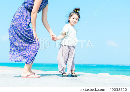 Summer parent and child Summer parent and child 40038220