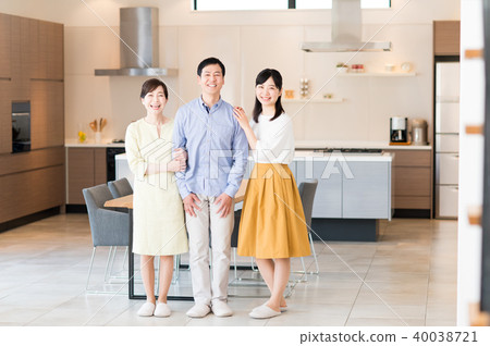 Middle family 40038721