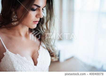 Wedding couple in hotel room Wedding couple in hotel room 40040078