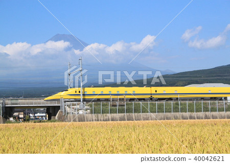Dr. Yellow, Inaho and Mt. Fuji 40042621