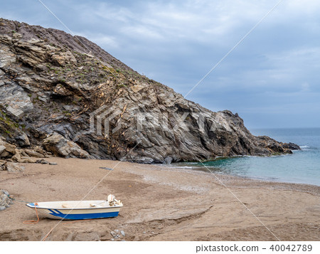 Typical sandwiched stone in Argentiera 40042789