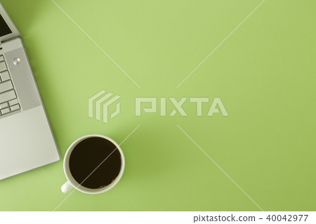 Online training copy space Online training copy space 40042977