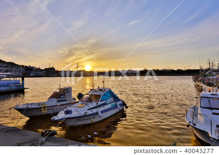 sunset at Hakodate Bay in the port sunset at Hakodate Bay in the port 40043277