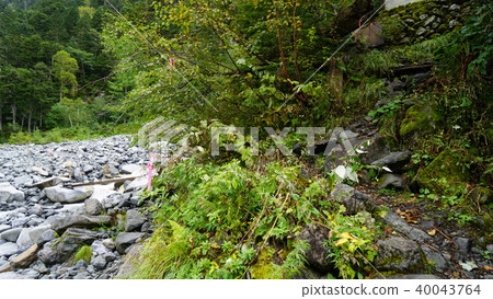Near Tanitani Idei heading to Kotohira hut from Shinhotaka Onsen Near Tanitani Idei heading to Kotohira hut from Shinhotaka Onsen 40043764