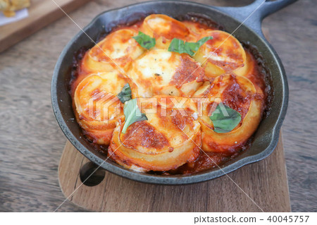 baked food or mashed potato baked food or mashed potato 40045757