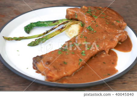 roasted pork or grilled pork 40045840