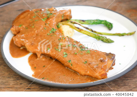 roasted pork or grilled pork 40045842