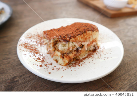 cake or tiramisu cake 40045851