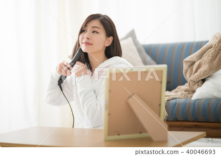 房間穿·女人·沙發 40046693