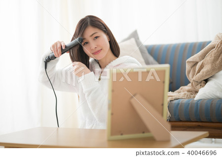 房間穿·女人·沙發 房間穿·女人·沙發 40046696